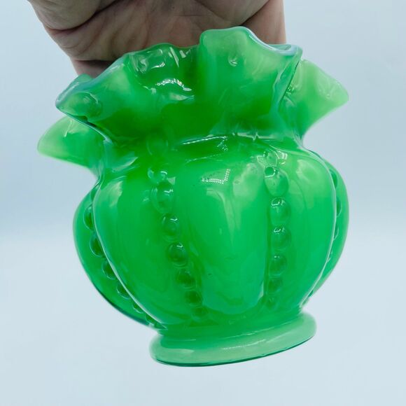 Vintage FENTON Beaded Melon Lime Green Vase Cased Glass Ruffled Edge Top - Picture 5 of 7